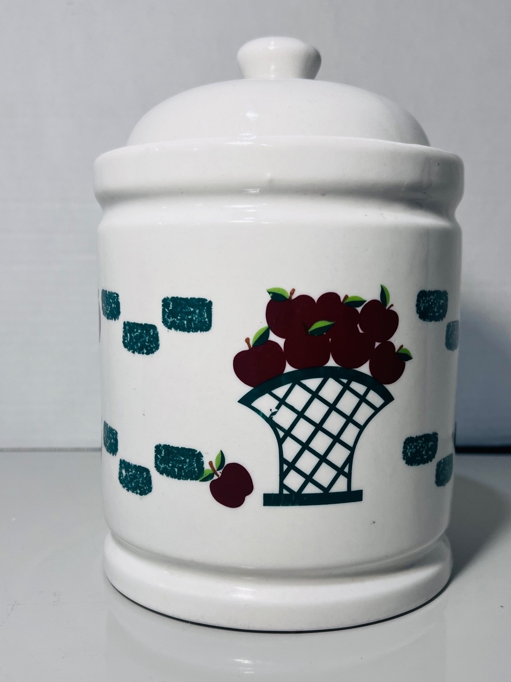 Vintage GEI Apple Basket Ceramic Canister Jar Lid Country Kitchen Cottage Decor